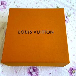 🔥 Louis Vuitton Orange box with ribbons